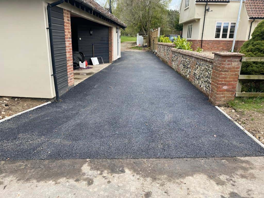 This is a newly installed tarmac driveway. All works carried out by Rochester Driveways